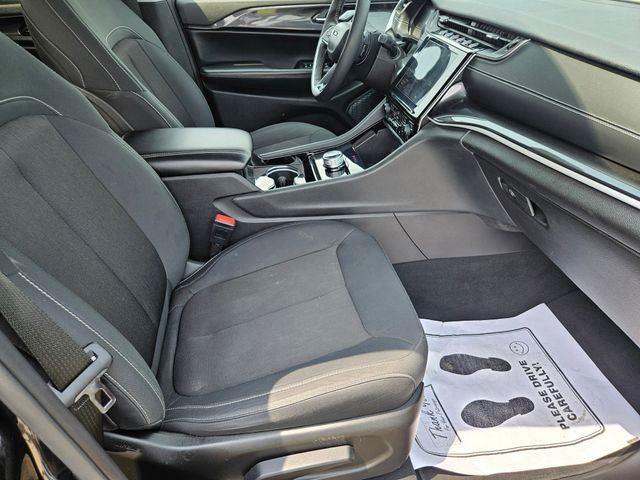 2023 Jeep Grand Cherokee Laredo - Photo 17