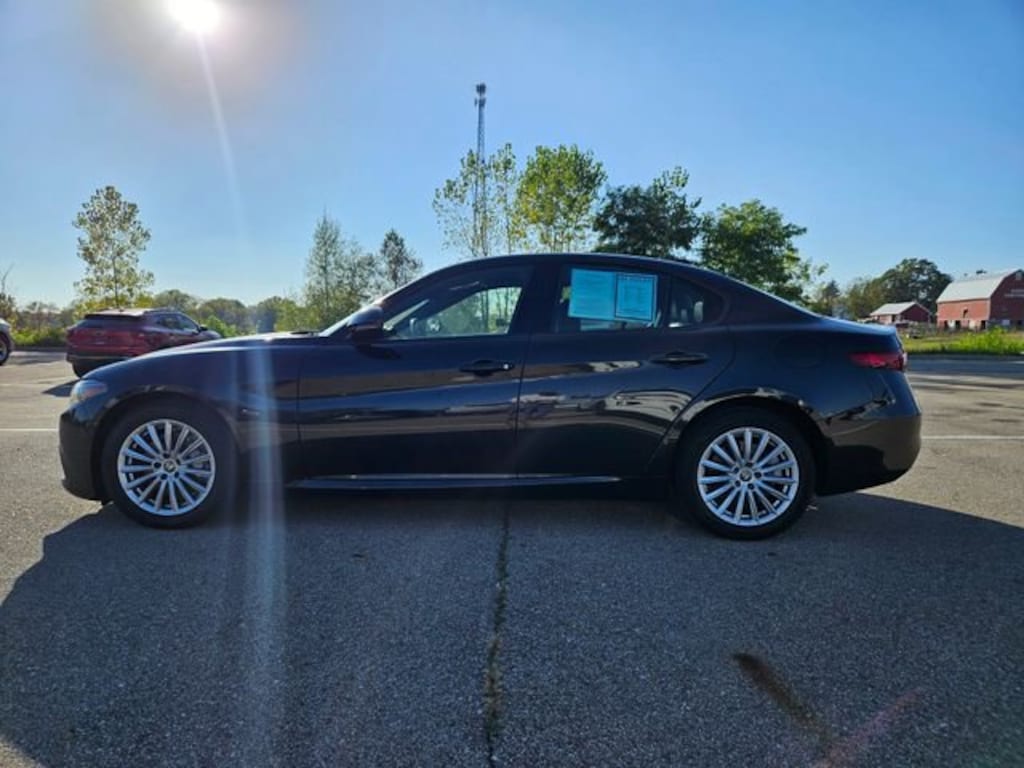 Used 2022 Alfa Romeo Giulia 4DR SDN AWD
