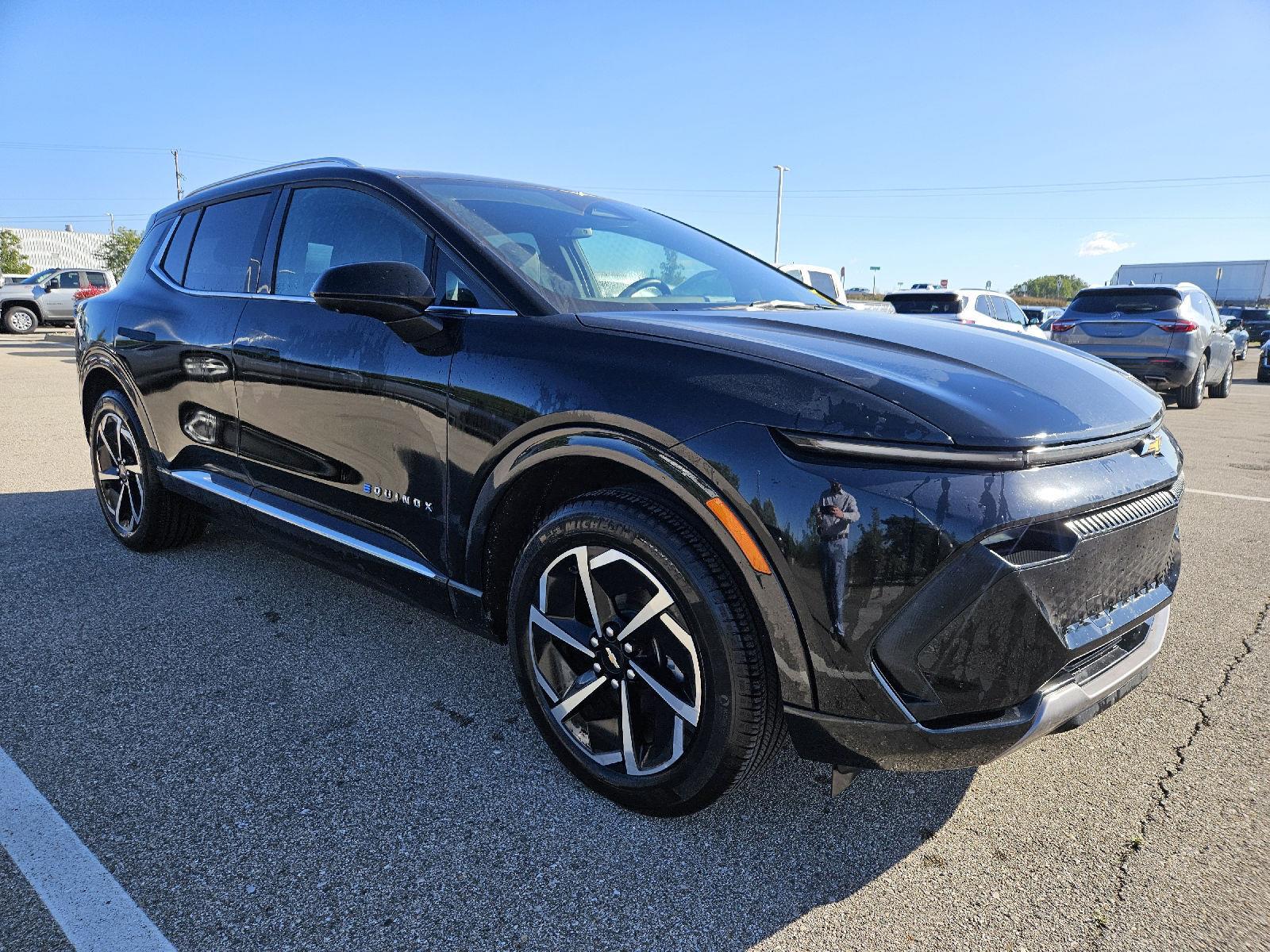 Used 2025 Chevrolet Equinox EV LT with VIN 3GN7DNRR0SS198891 for sale in Chelsea, MI