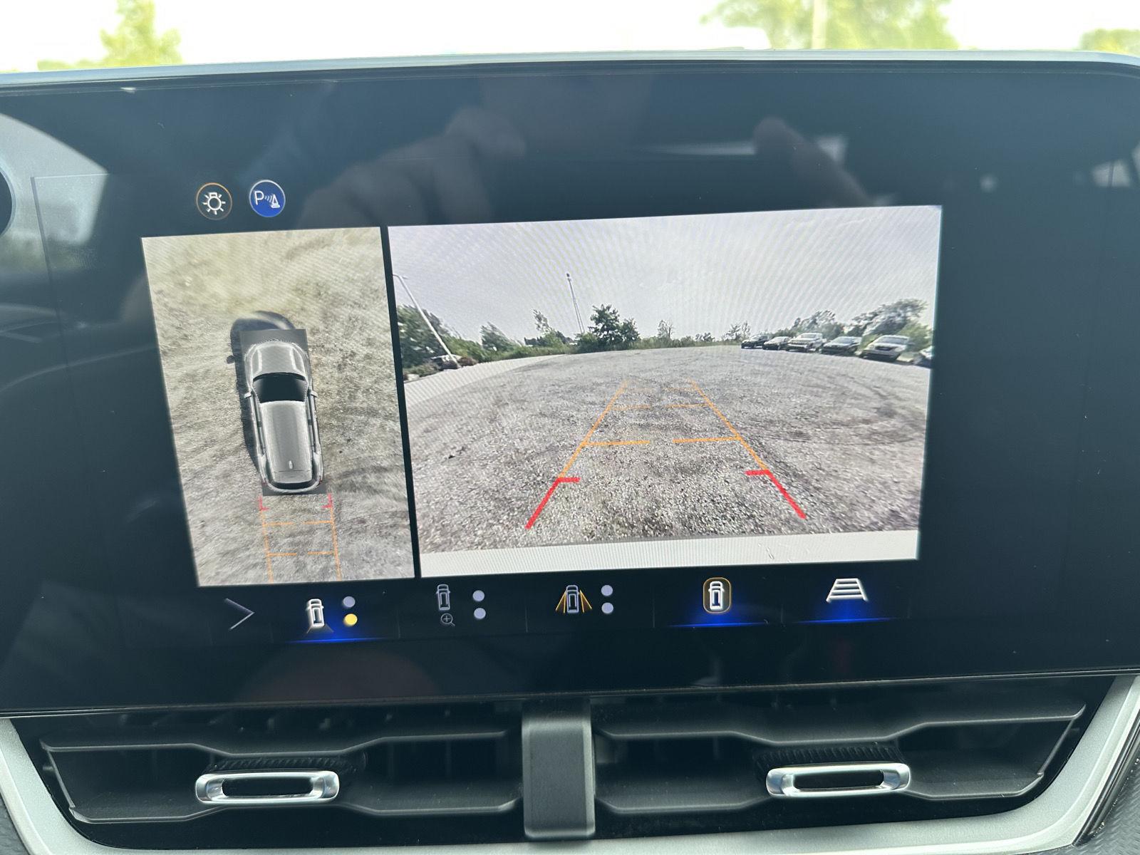2025 Chevrolet Equinox LT - Photo 46