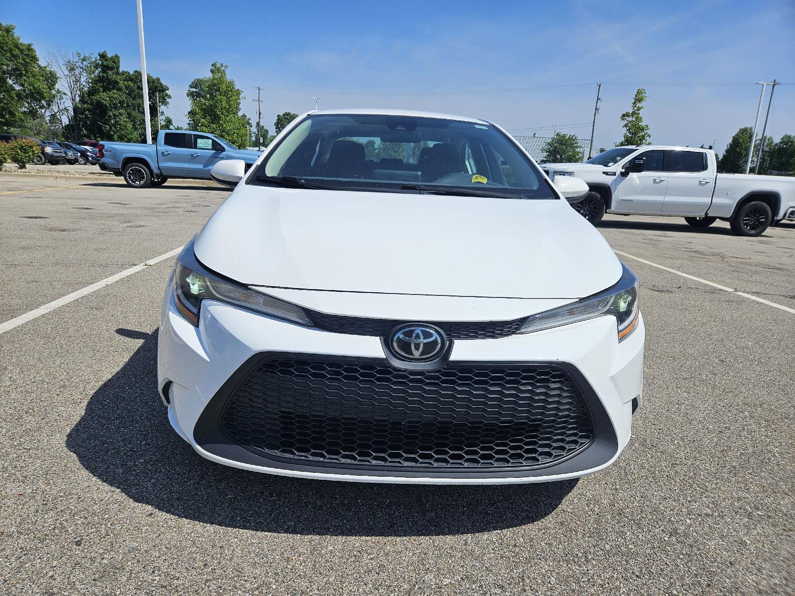 Used 2022 Toyota Corolla LE with VIN 5YFEPMAE4NP295605 for sale in Chelsea, MI