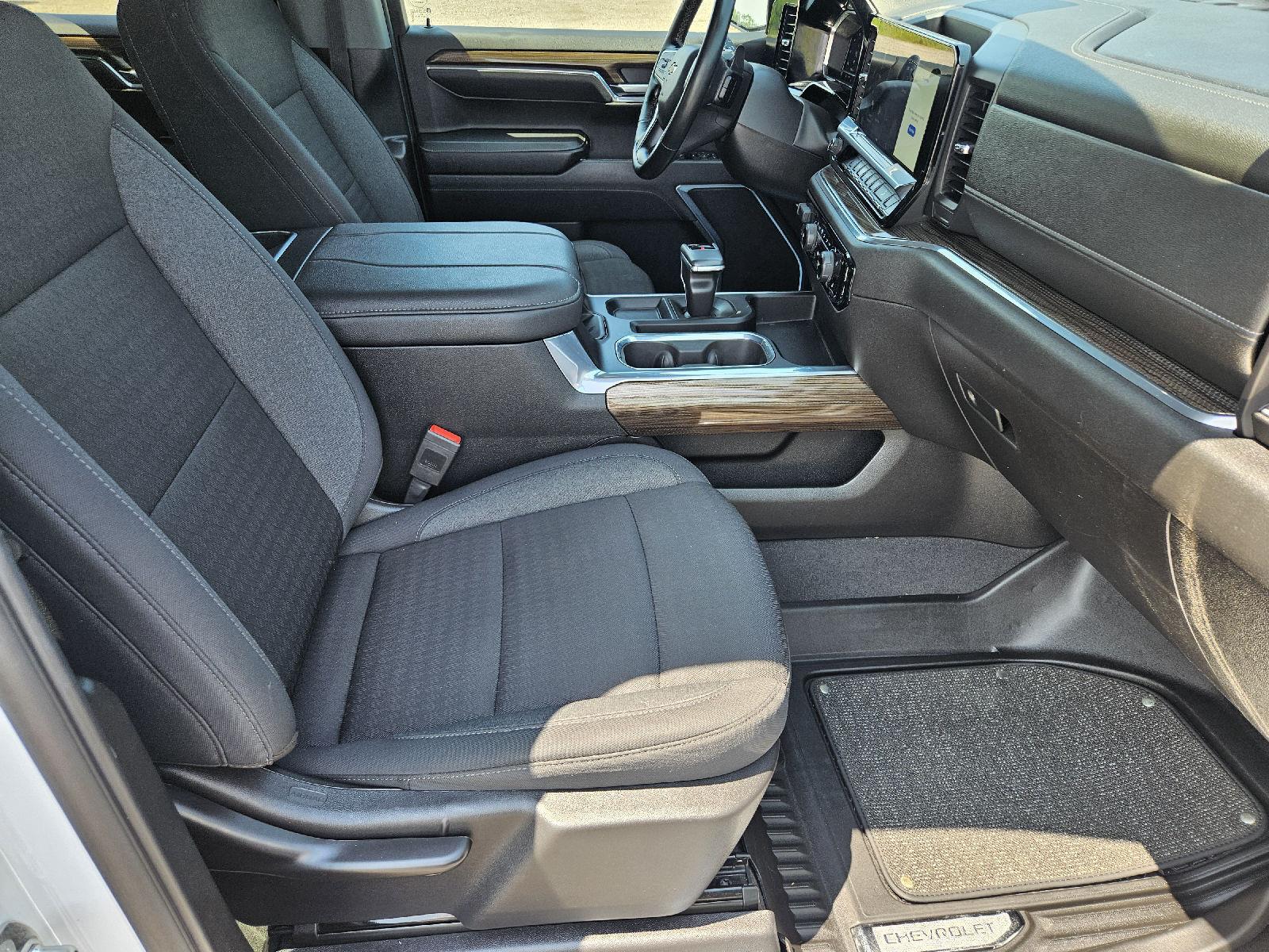 2024 Chevrolet Silverado 1500 LT - Photo 18