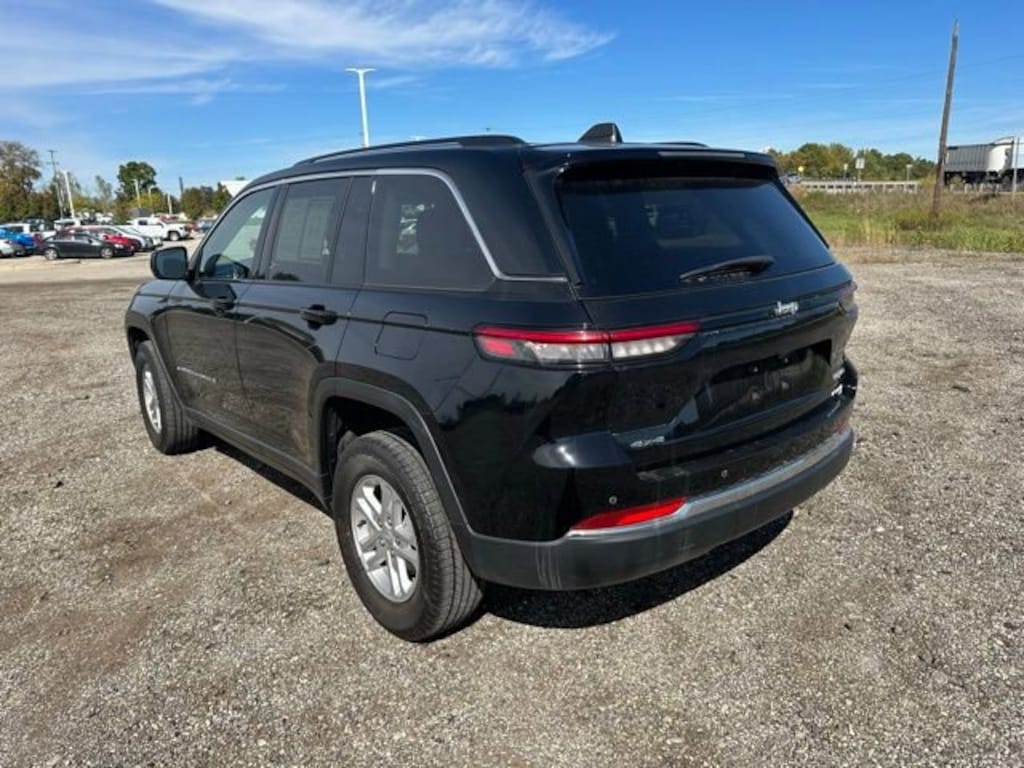 Used 2023 Jeep Grand Cherokee Laredo