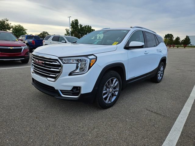 2024 Gmc Terrain SLT photo 2