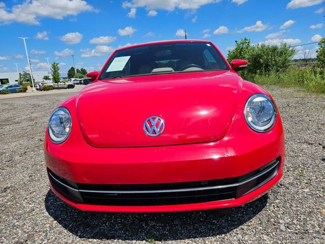 Used 2015 Volkswagen Beetle 2.0 with VIN 3VW5A7AT5FM806195 for sale in Chelsea, MI
