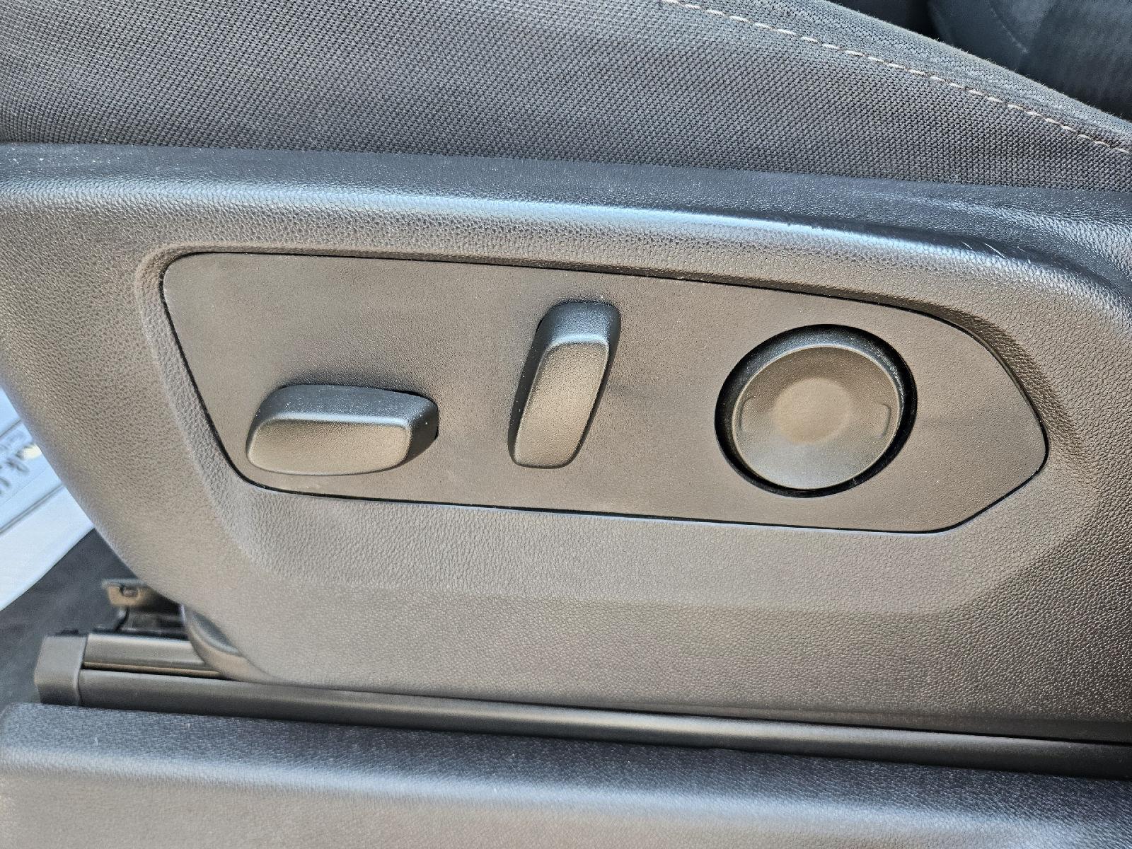 2024 Chevrolet Silverado 1500 LT - Photo 10