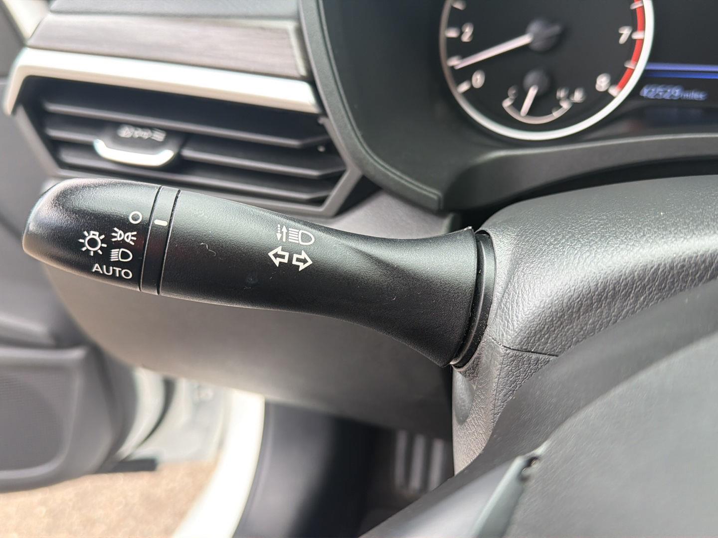 2025 Nissan Altima SV - Photo 20