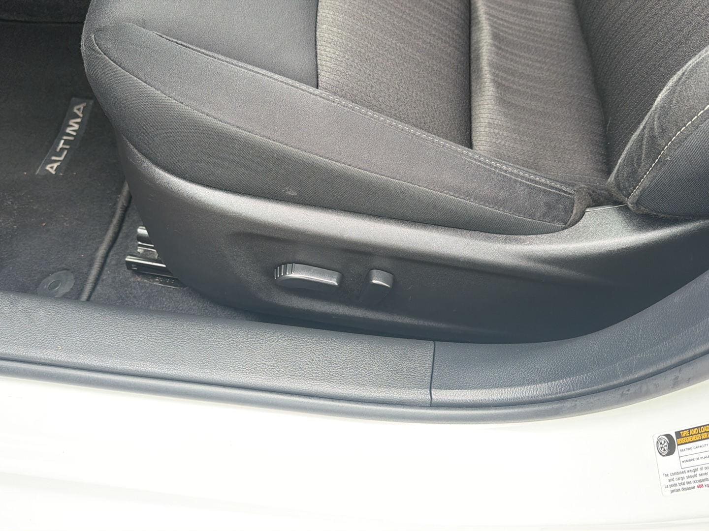 2025 Nissan Altima SV - Photo 14