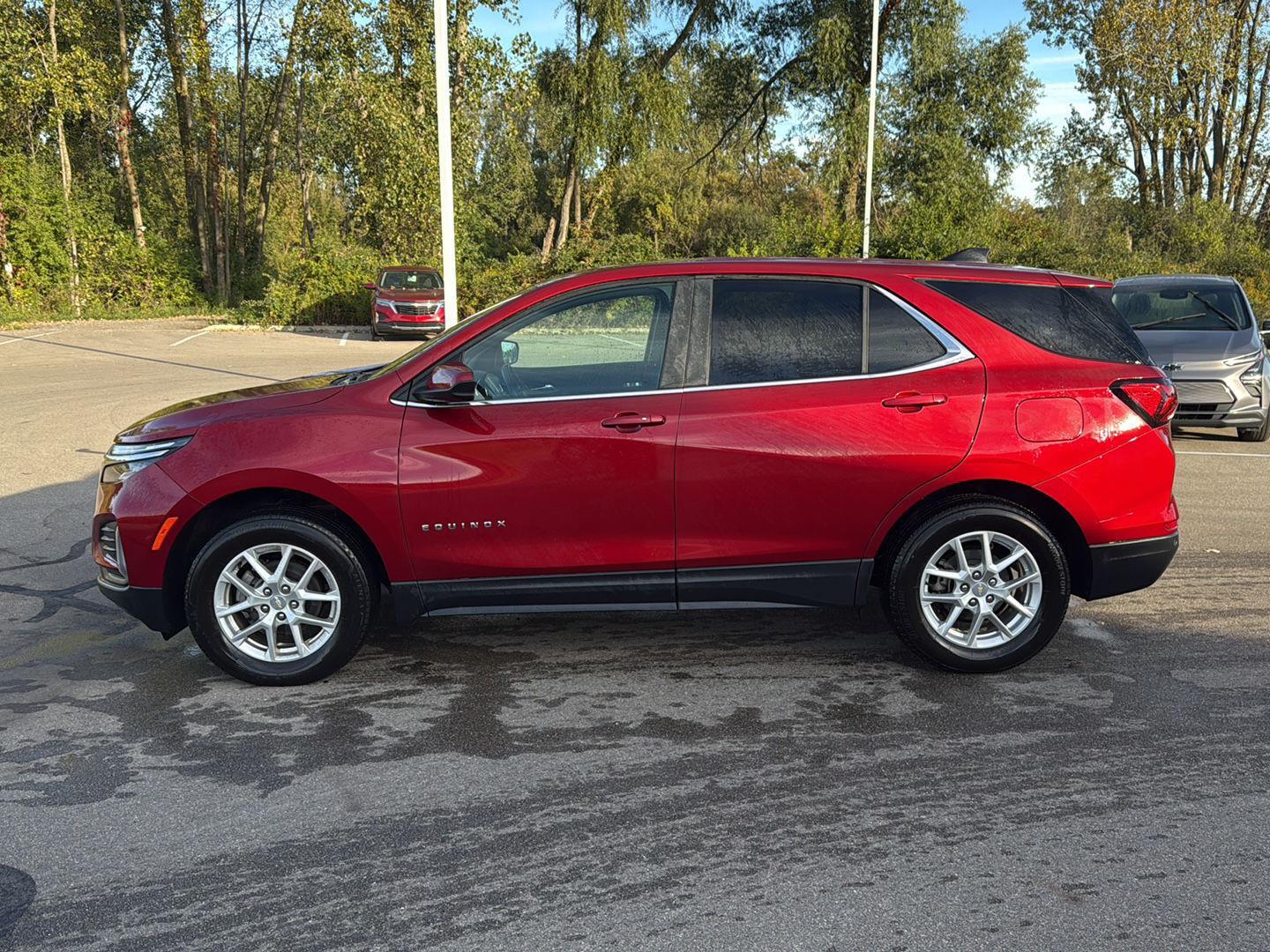 2023 Chevrolet Equinox LT photo 2