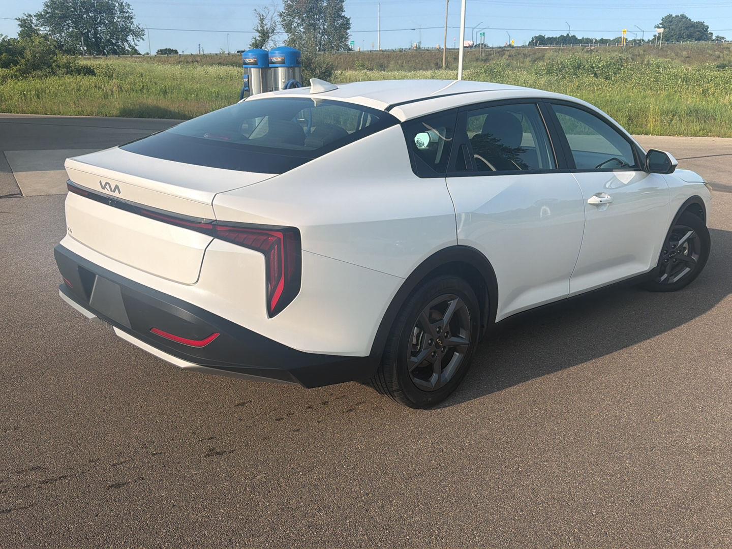 2025 Kia K4 LXS - Photo 7