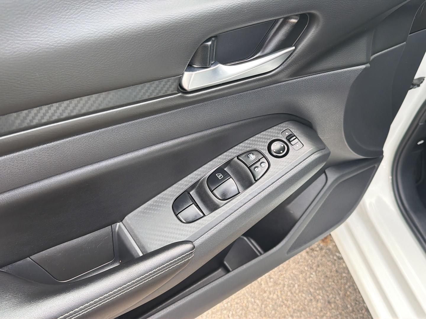 2025 Nissan Altima SV - Photo 13