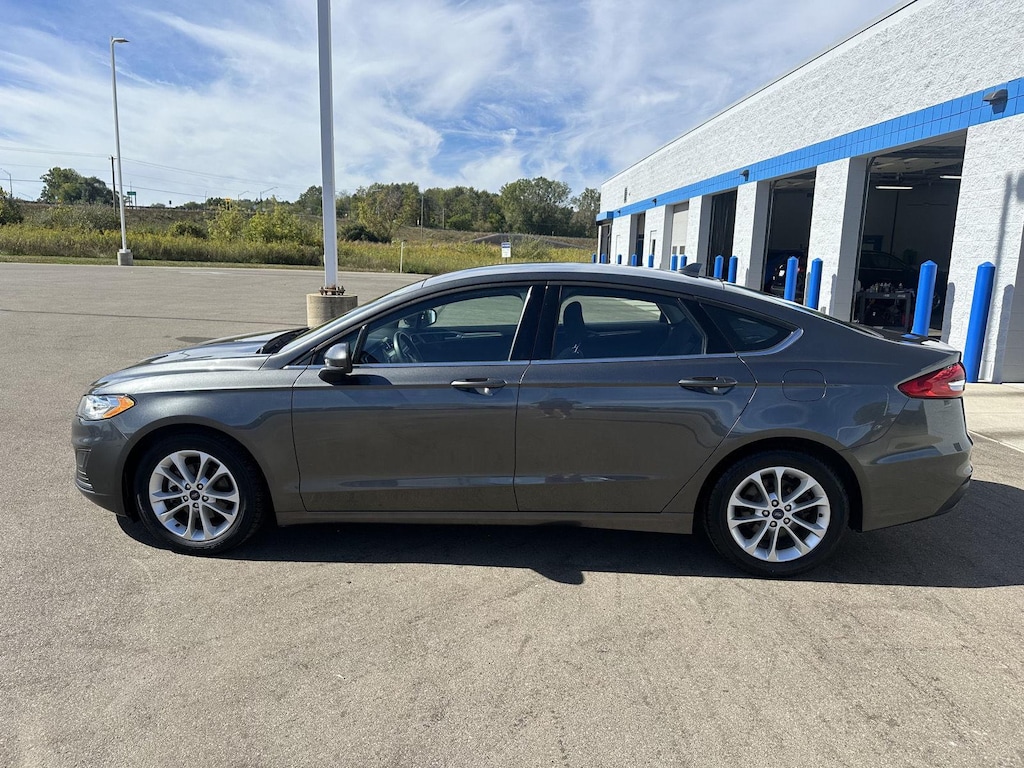 Used 2020 Ford Fusion SE Sedan