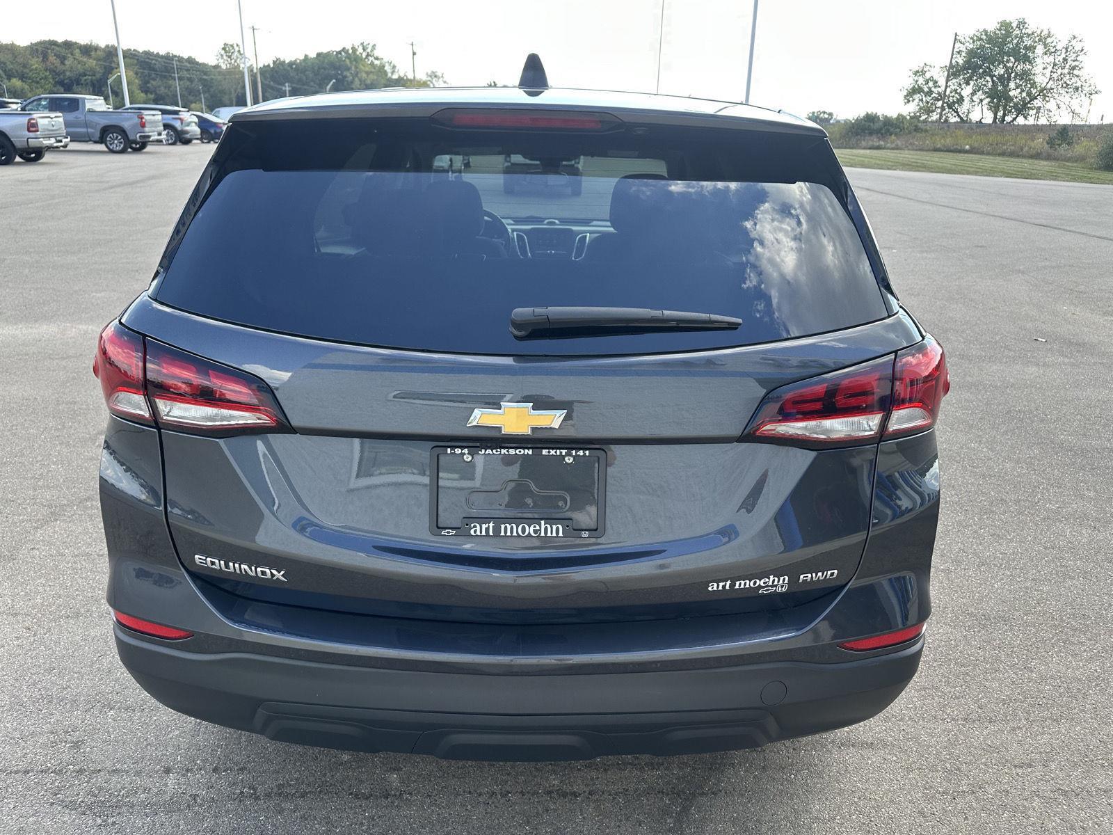 2022 Chevrolet Equinox LS photo 4