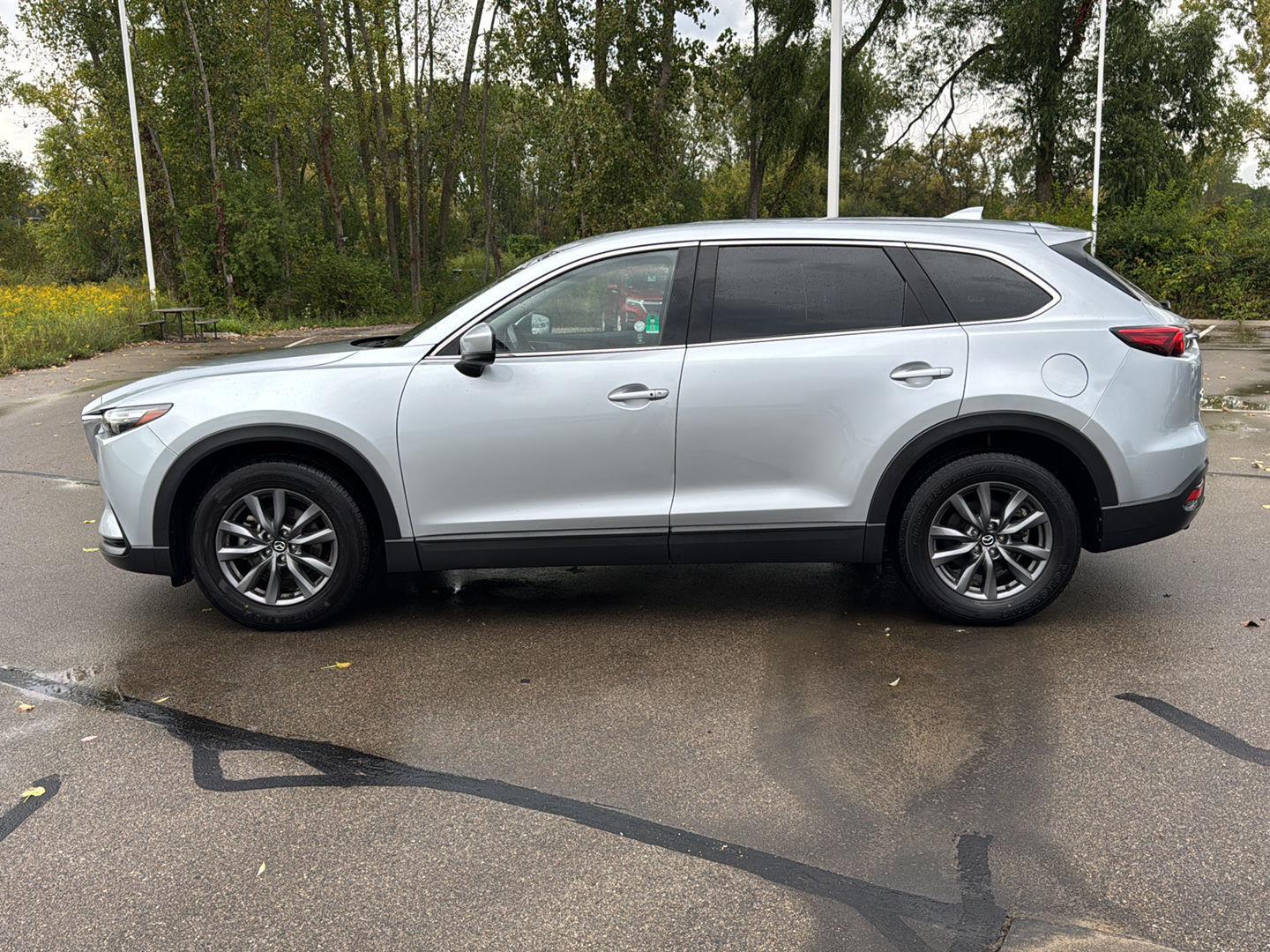 2023 Mazda CX-9 Touring photo 2