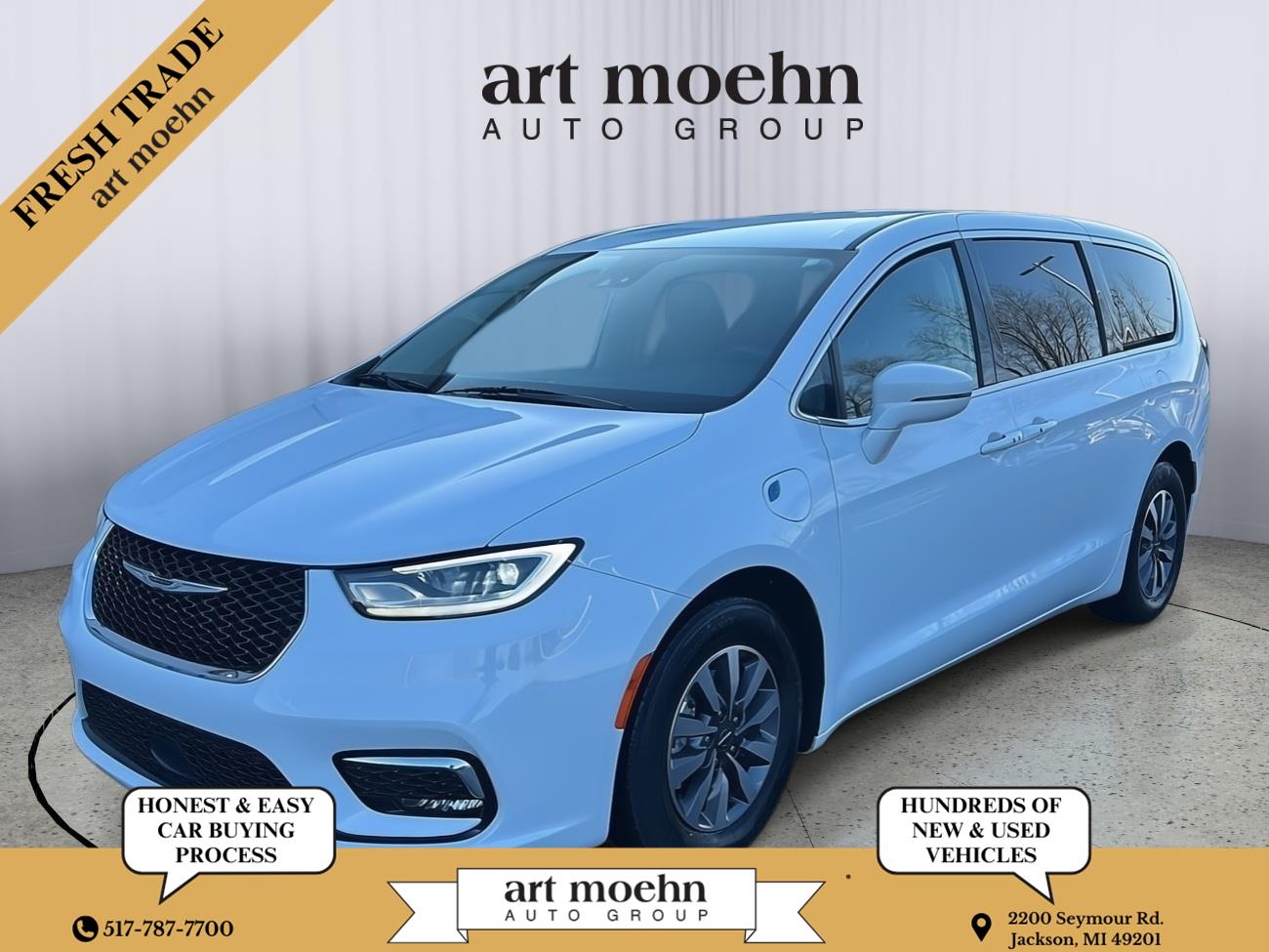 2022 Chrysler Pacifica Hybrid Touring L's photo