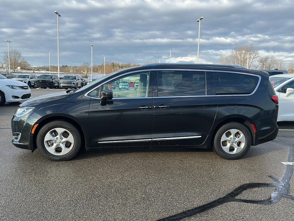 Used 2017 Chrysler Pacifica Touring-L Plus Van