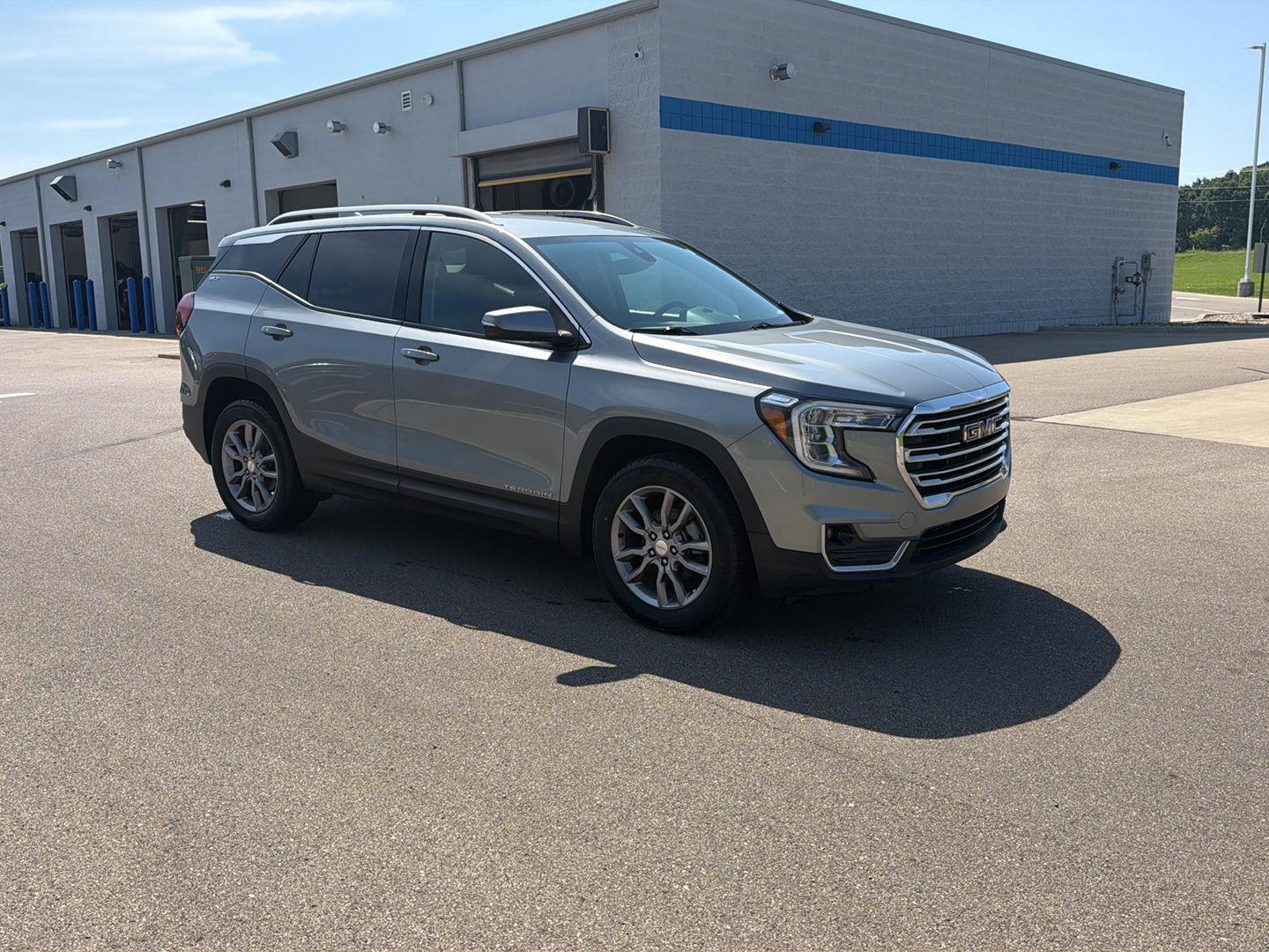 2023 GMC Terrain SLT - Photo 8