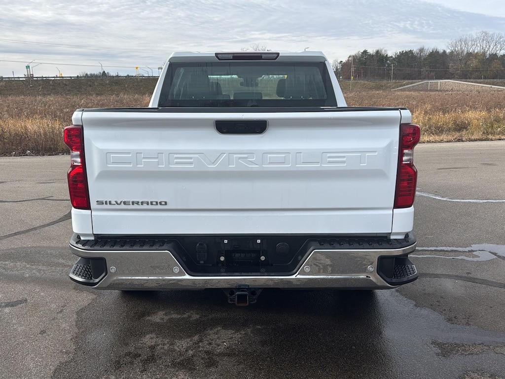 2023 Chevrolet Silverado 1500 Work Truck photo 3