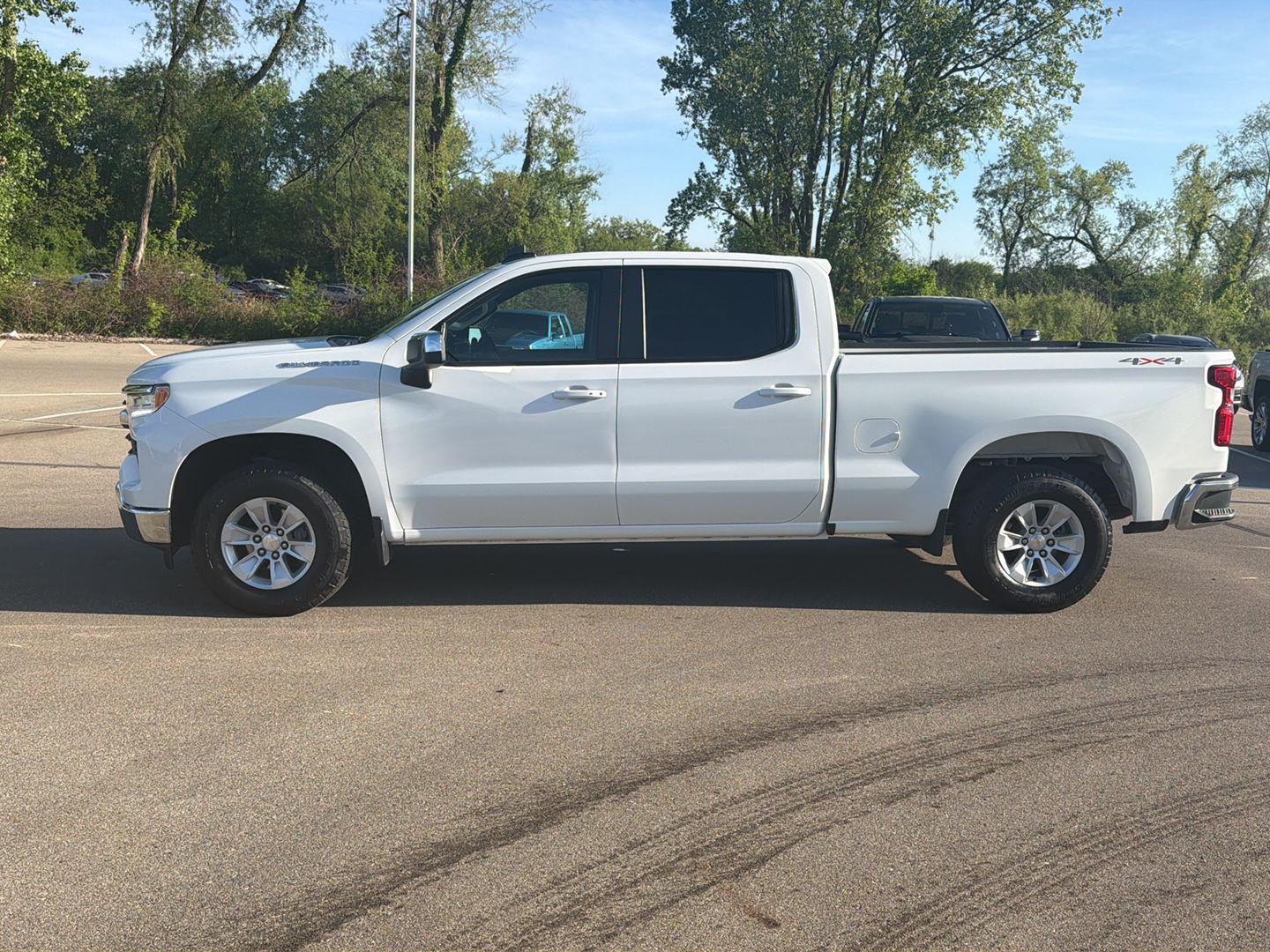 2025 Chevrolet Silverado 1500 LT - Photo 2