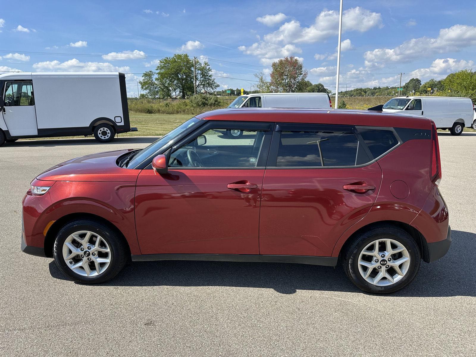 2020 Kia Soul S photo 2