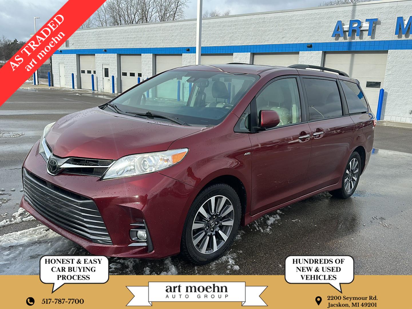 2018 Toyota Sienna XLE's photo