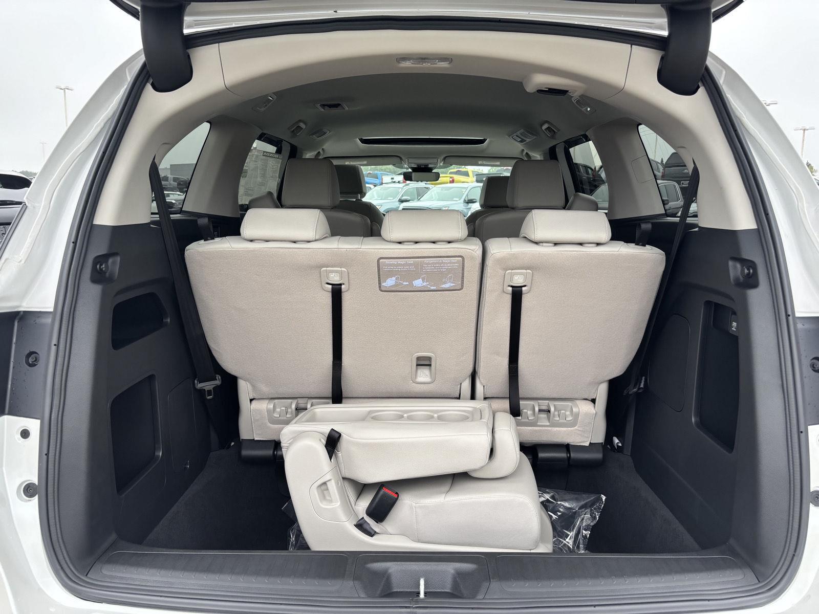 2026 Honda Odyssey EX-L - Photo 11