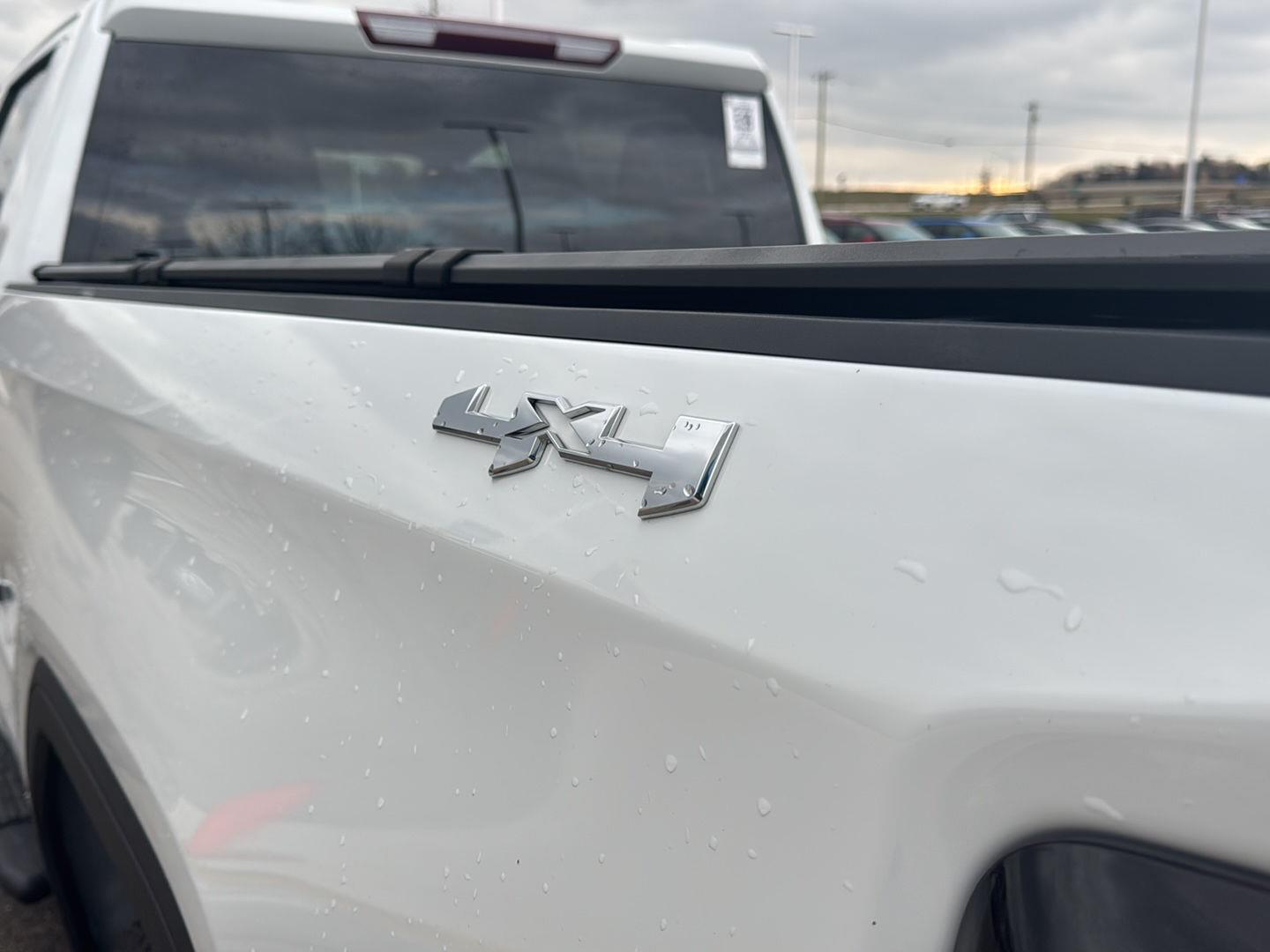 2022 Gmc Sierra 1500 SLE photo 4