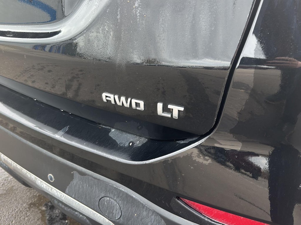 2024 Chevrolet Equinox LT photo 3