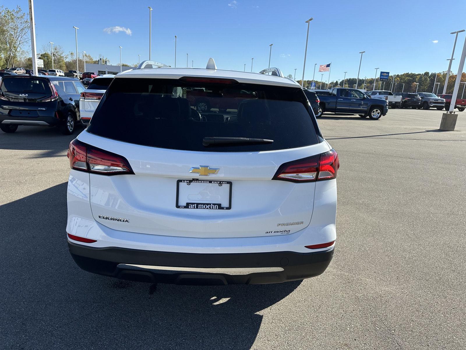 2022 Chevrolet Equinox Premier photo 2