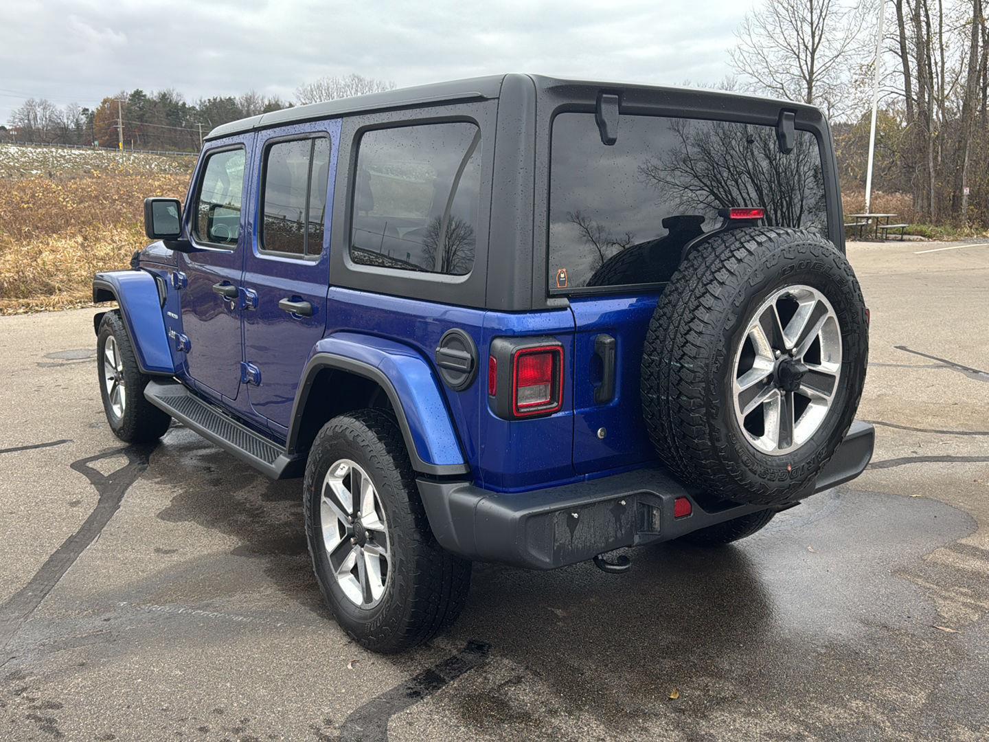 2018 Jeep Wrangler Unlimited Sahara photo 3