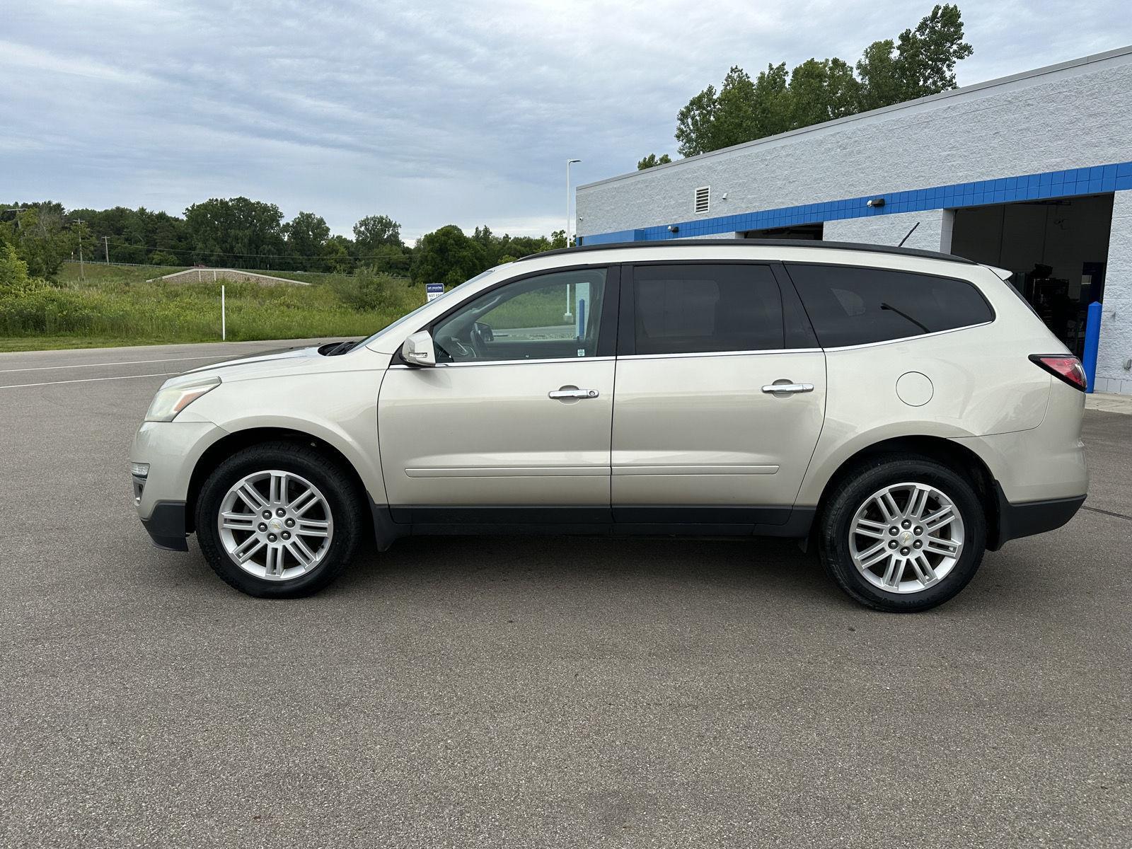 Used 2015 Chevrolet Traverse 1LT with VIN 1GNKRGKD8FJ179342 for sale in Jackson, MI