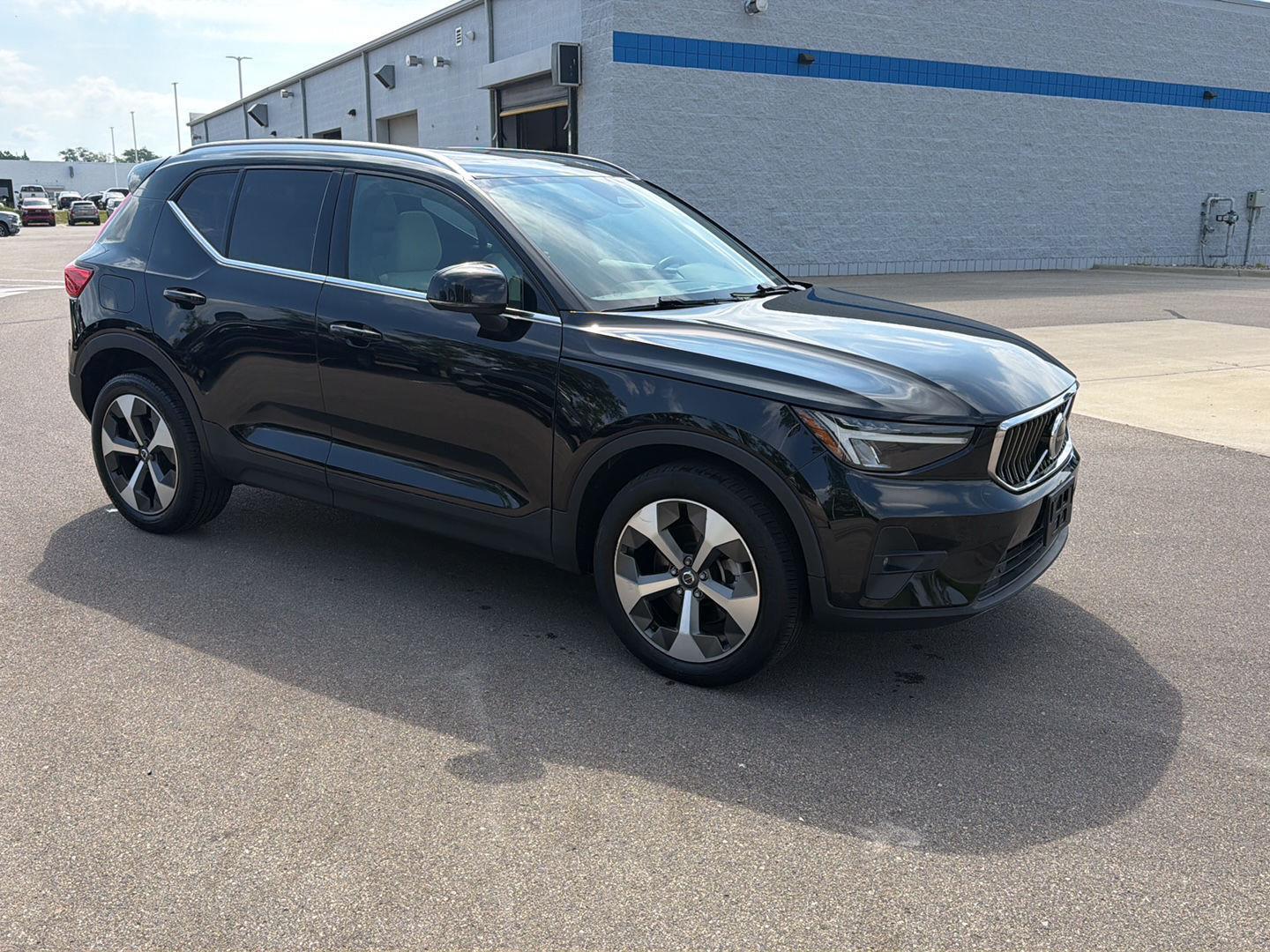 2023 Volvo XC40 Plus - Photo 7