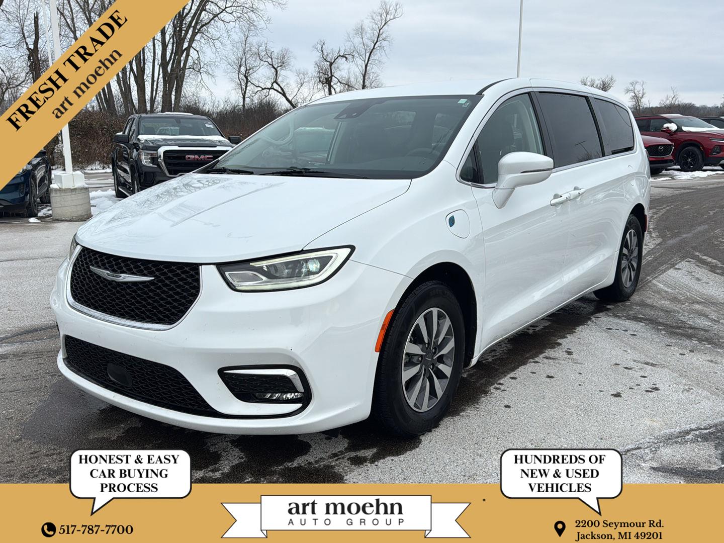 2022 Chrysler Pacifica Hybrid Touring L's photo