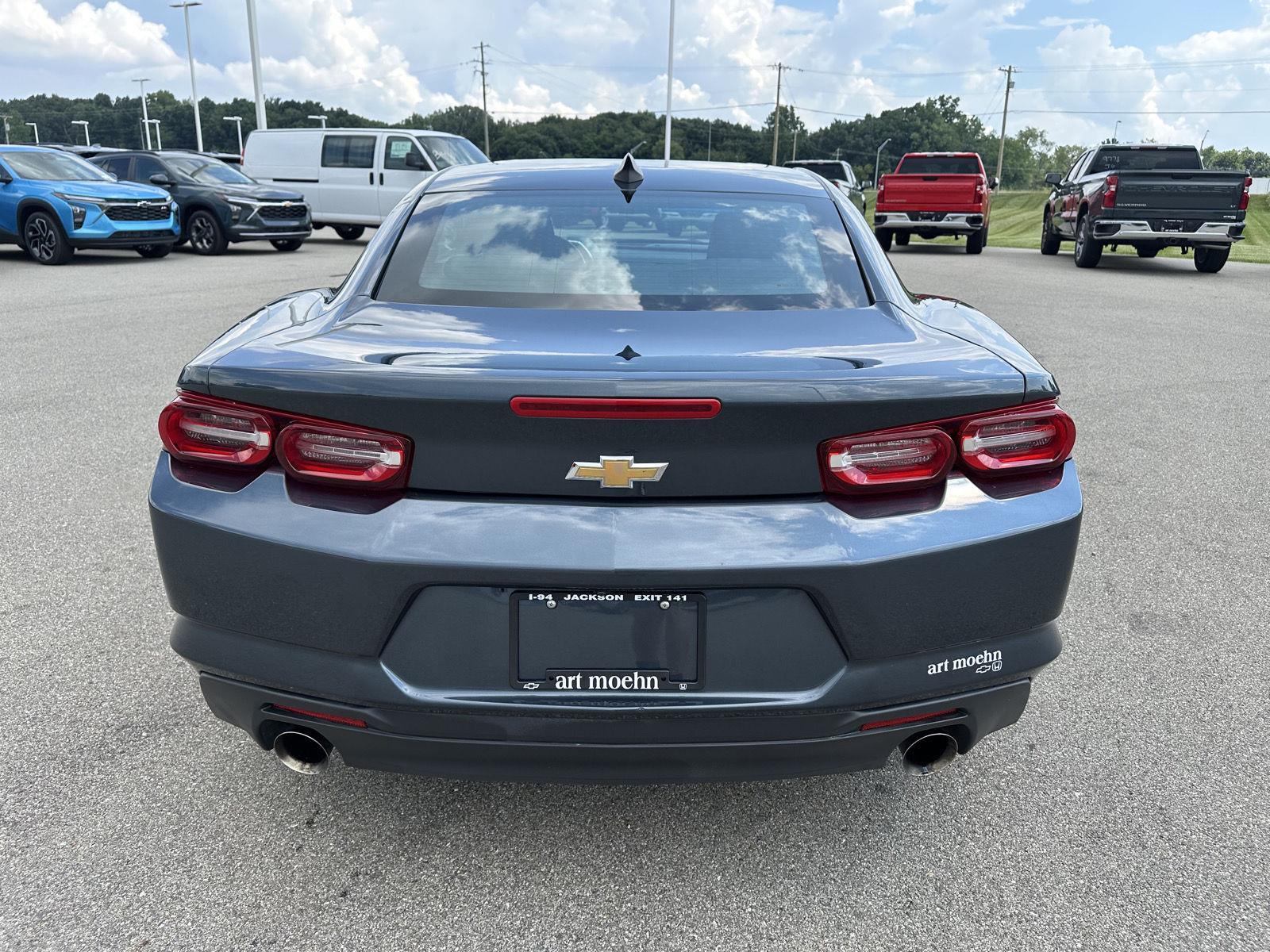 2023 Chevrolet Camaro 1LT photo 4