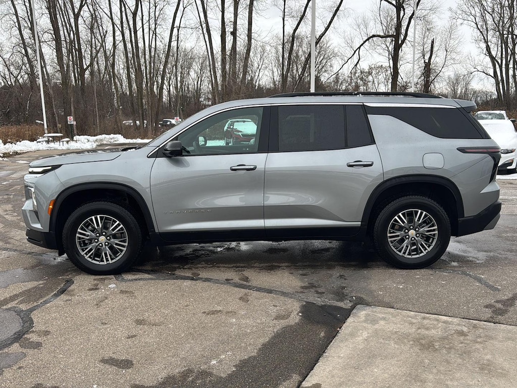 Used 2024 Chevrolet Traverse AWD LT SUV