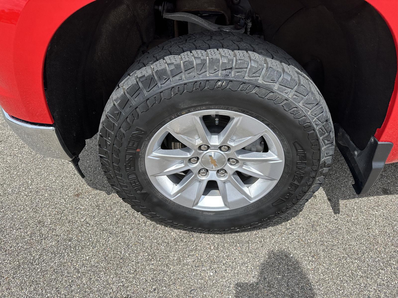 2025 Chevrolet Silverado 1500 LT - Photo 14