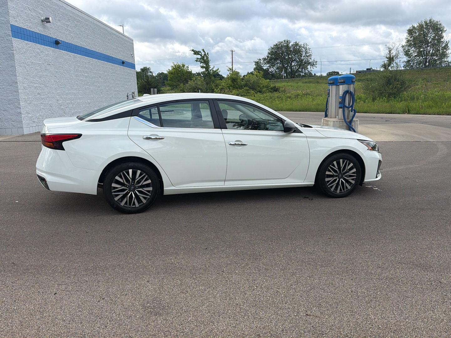 2025 Nissan Altima SV - Photo 6