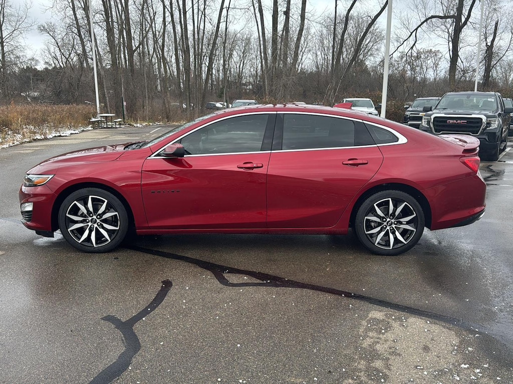2023 Chevrolet Malibu RS photo 2