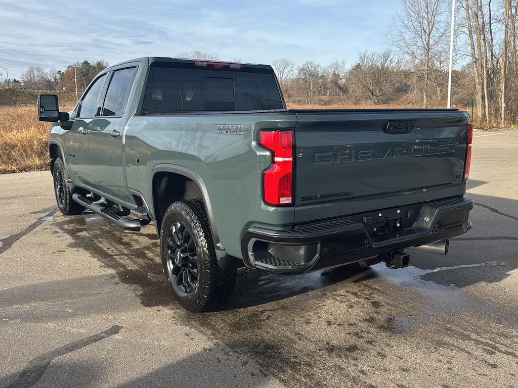 2025 Chevrolet Silverado 2500HD LTZ photo 3