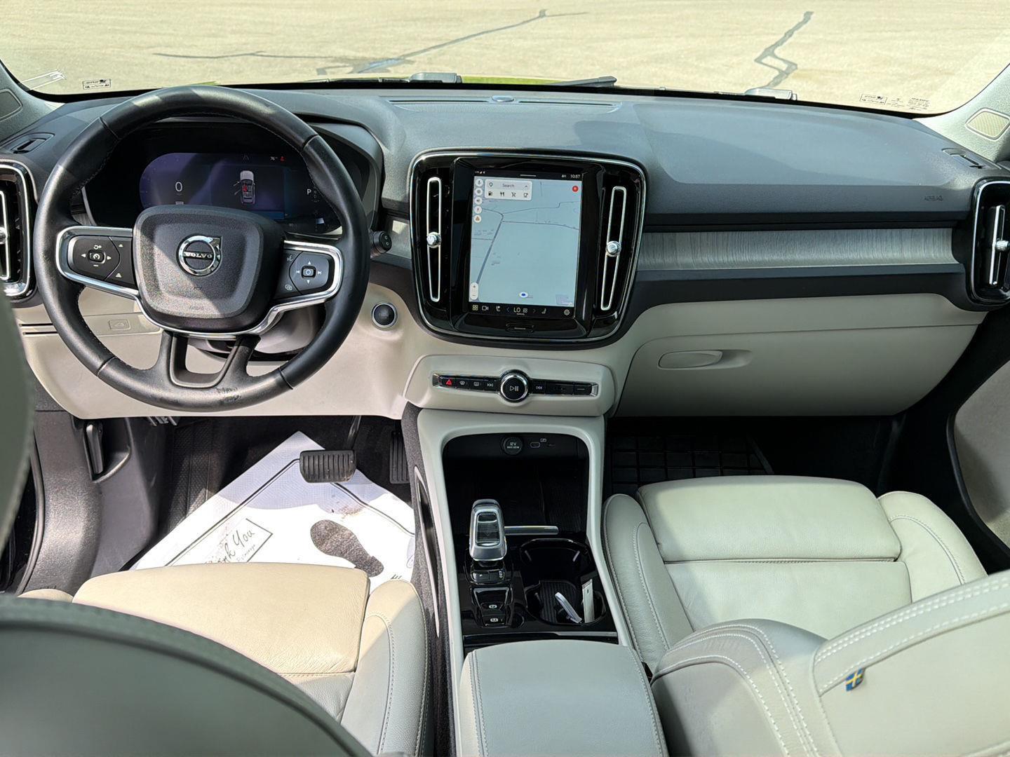 2023 Volvo XC40 Plus - Photo 31