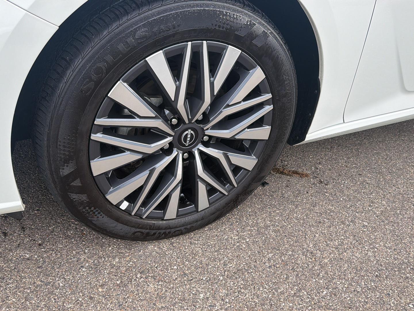 2025 Nissan Altima SV - Photo 9
