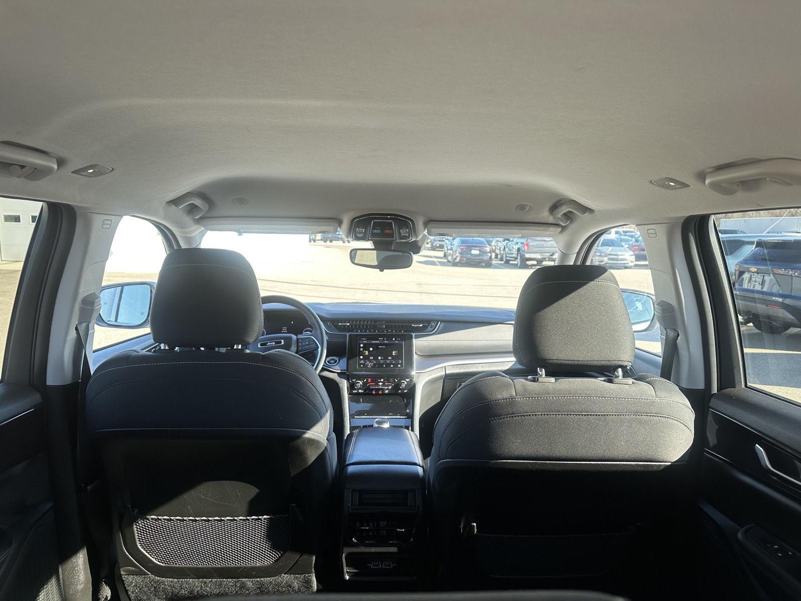 2023 Jeep Grand Cherokee Laredo - Photo 8