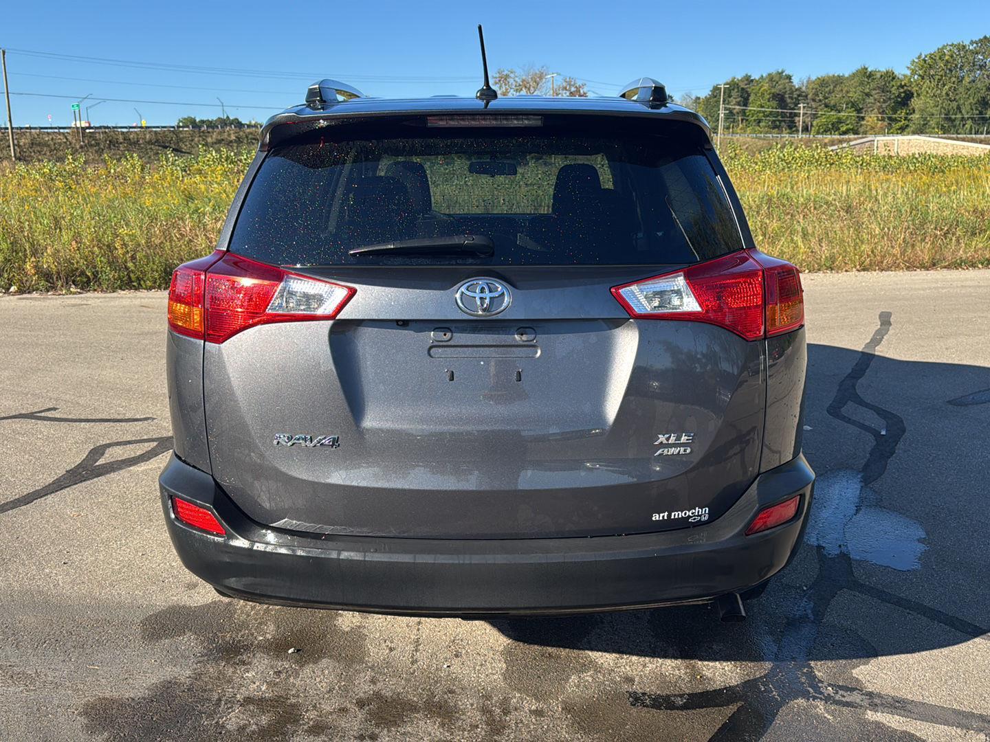 2015 Toyota RAV4 XLE photo 4