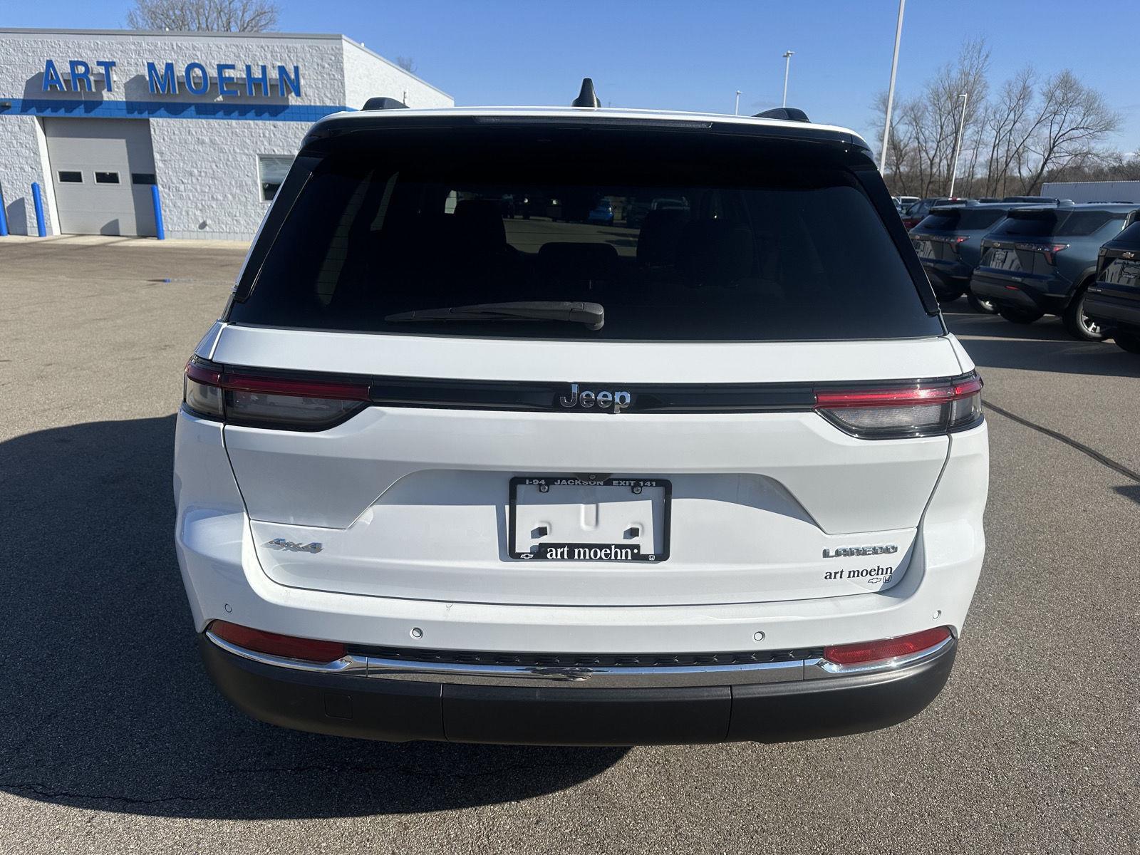 2023 Jeep Grand Cherokee Laredo - Photo 4