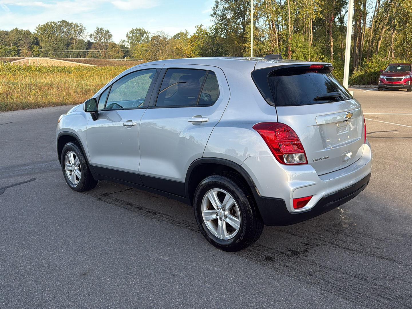 2022 Chevrolet Trax LS photo 3