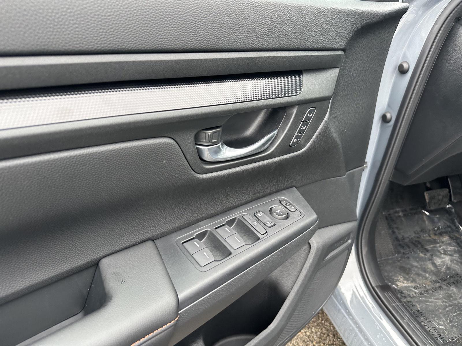2026 Honda CR-V Sport-L - Photo 17