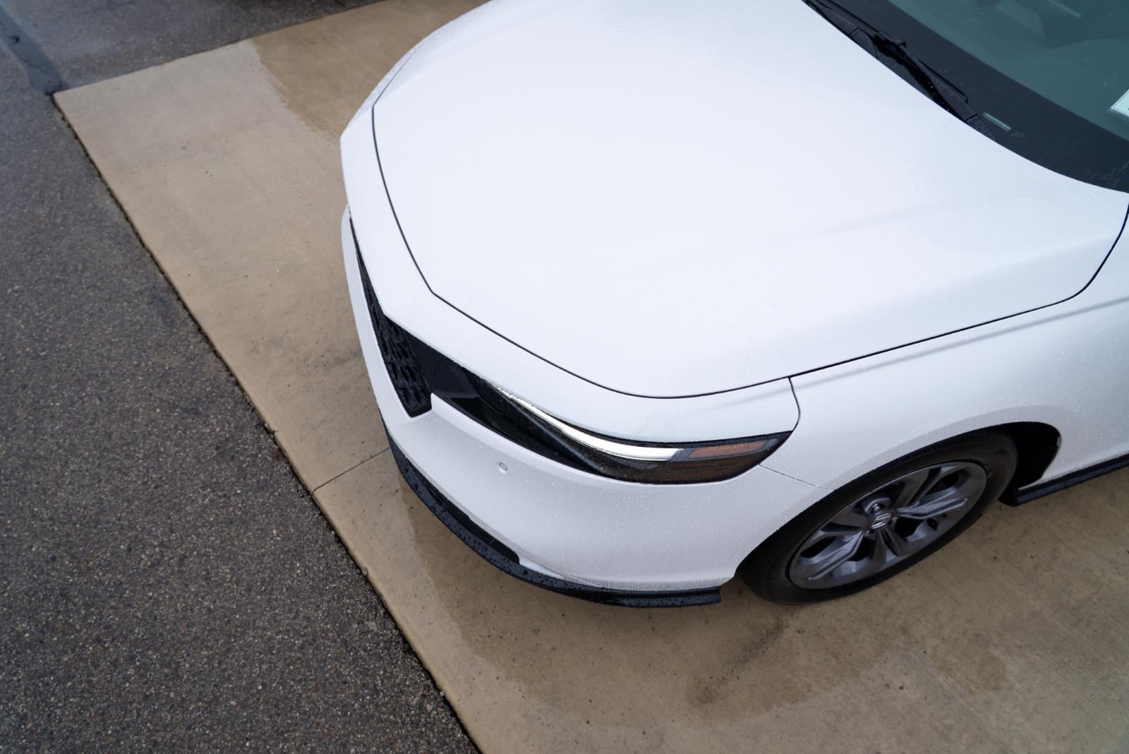 2025 Honda Accord Hybrid EX-L - Photo 14