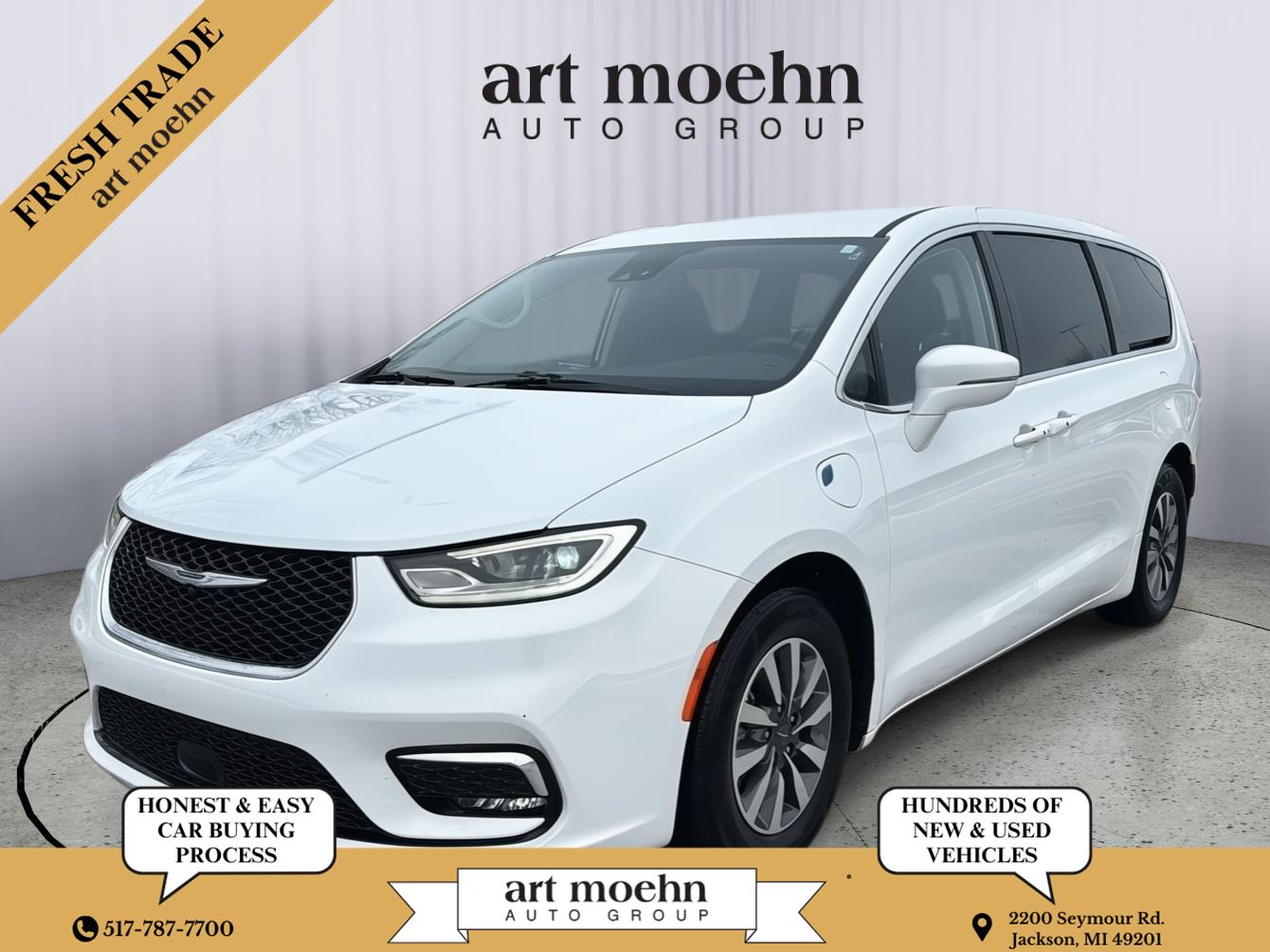 2022 Chrysler Pacifica Hybrid Touring L's photo