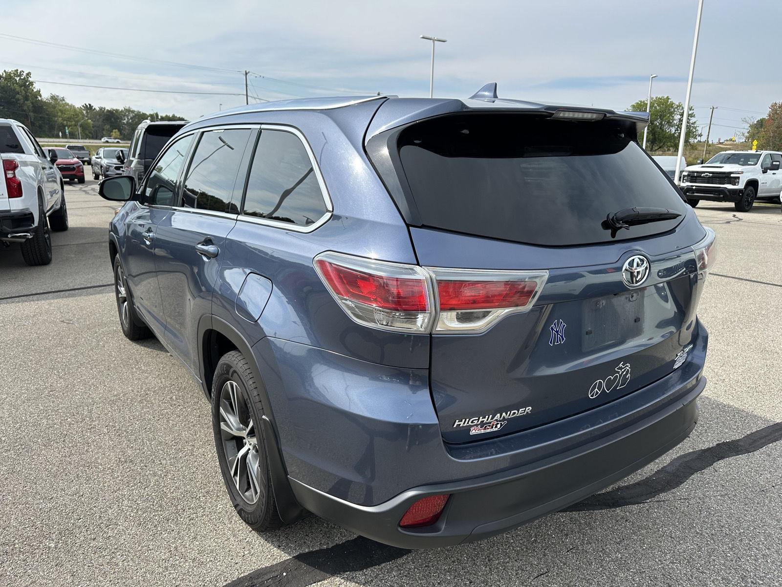 2016 Toyota Highlander XLE photo 3