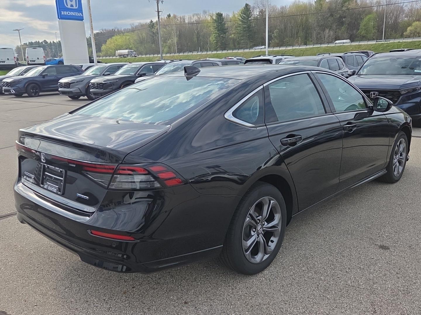 2025 Honda Accord Hybrid EX-L - Photo 6